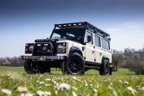 Floreren Verlaten Modieus Custom Land Rover Defender for sale | Safari | Restoration by Arkonik