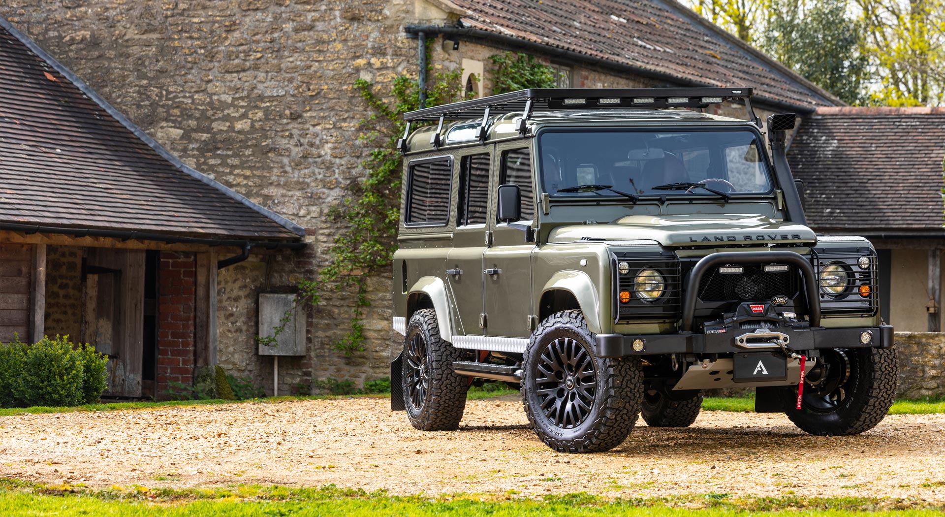 Custom Land Rover Defender for sale | Zendo | Restoration by Arkonik